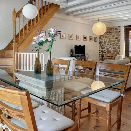 Ferienhaus Domaine De Bellac - 32 Personnes Roussines