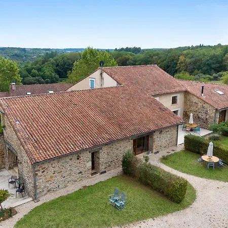 Ferienhaus Domaine De Bellac - 32 Personnes Roussines